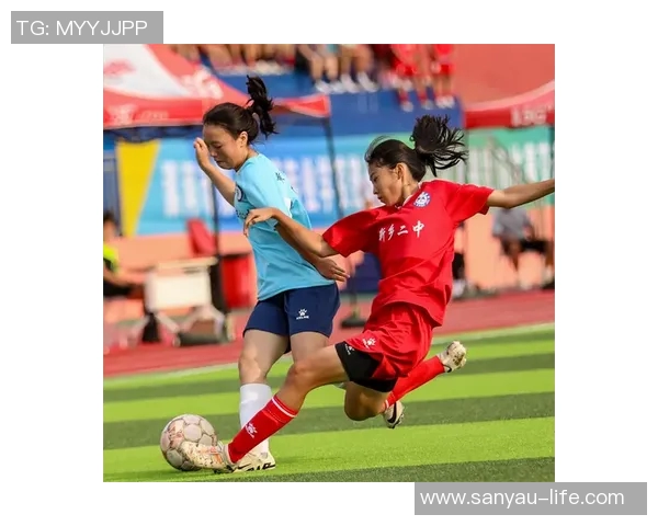 值得推荐的足球明星女孩们展现才华与魅力的精彩瞬间