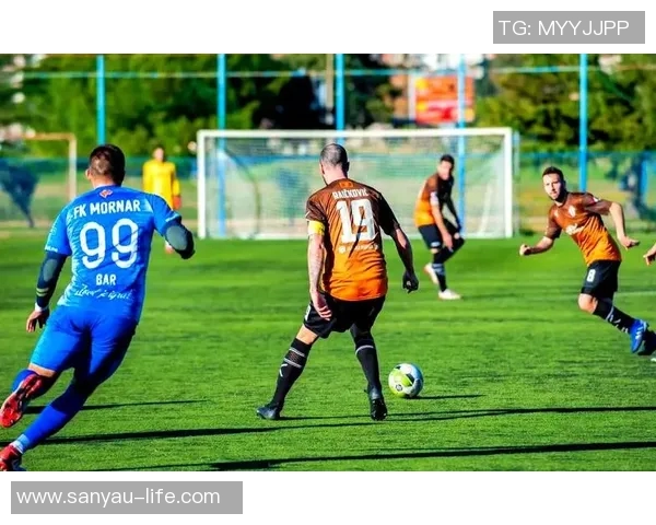 足球明星的身高与体重对比赛表现的影响及其背后的科学分析